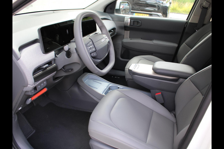 Kia EV3 Plus Advanced 81.4 kWh | STOEL EN STUURVERWARMING | 19 INCH LMV | DODEHOEK DETECTIE |