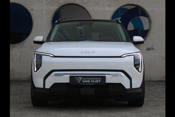 Kia EV3 Plus Advanced 81.4 kWh | STOEL EN STUURVERWARMING | 19 INCH LMV | DODEHOEK DETECTIE |