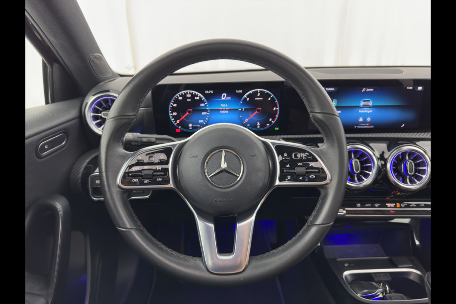 Mercedes-Benz A-Klasse 180 d Advantage (INCL-BTW) *PANO | LEATHER-FABRIC | WIDE-DIGICOCKPIT | AMBIENT-LIGHT | FULL-LED | SURROUND-VIEW | NAVI-FULLMAP | CARBON-INLAY | HEATED-SPORTSEATS | 17''ALU*