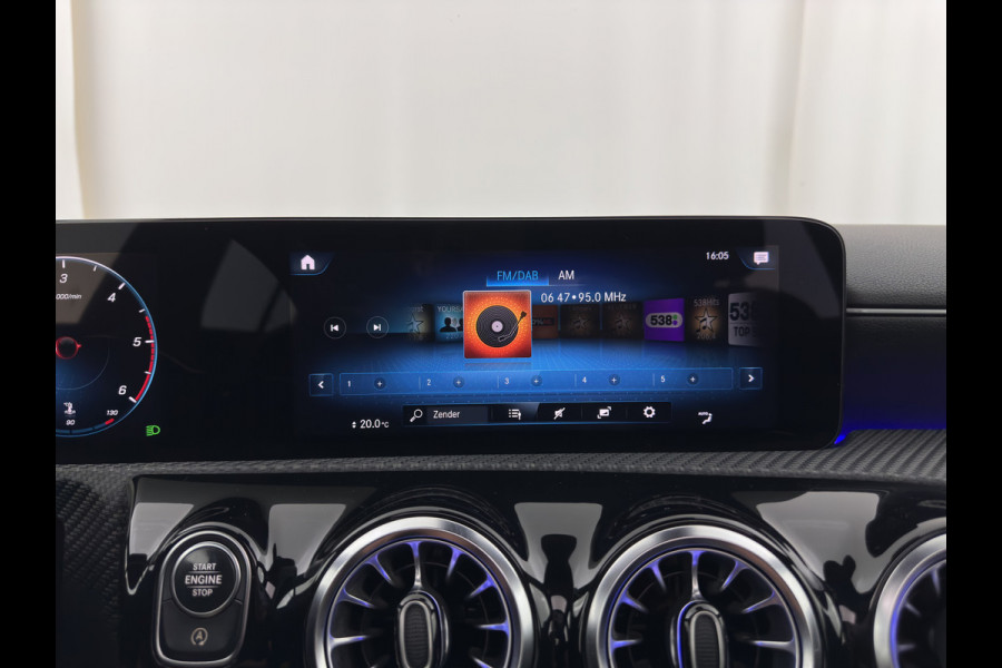 Mercedes-Benz A-Klasse 180 d Advantage (INCL-BTW) *PANO | LEATHER-FABRIC | WIDE-DIGICOCKPIT | AMBIENT-LIGHT | FULL-LED | SURROUND-VIEW | NAVI-FULLMAP | CARBON-INLAY | HEATED-SPORTSEATS | 17''ALU*