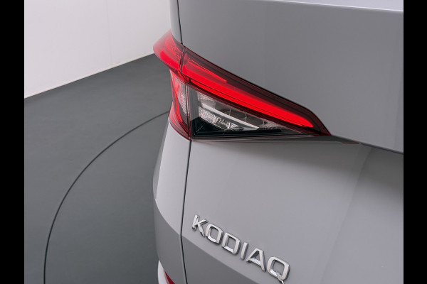Škoda Kodiaq 1.5TSI Autom. Trekhaak Adap.Cruise Panoramadak Virtual Cockpit Camera Canton®-Audio Stoelverwarming 3-Zone Ecc Navi Apple Carpla Led Lmv Bluetooth Isofix Regen-Lichtsensor 1.800KG Trekgewicht Zeer Complete Auto