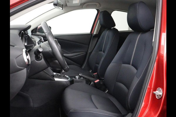 Mazda 2 1.5 Skyactiv-G Luxury | Stoel & stuurverwarming | Carplay | Parkeerhulp | Climate control | Side Assist | Cruise control | Bluetooth | 16'' velgen | DAB | Getint glas | Keyless start