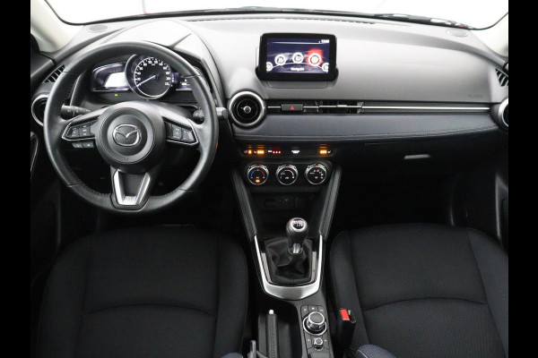 Mazda 2 1.5 Skyactiv-G Luxury | Stoel & stuurverwarming | Carplay | Parkeerhulp | Climate control | Side Assist | Cruise control | Bluetooth | 16'' velgen | DAB | Getint glas | Keyless start