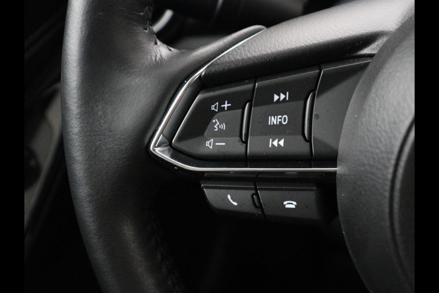 Mazda 2 1.5 Skyactiv-G Luxury | Stoel & stuurverwarming | Carplay | Parkeerhulp | Climate control | Side Assist | Cruise control | Bluetooth | 16'' velgen | DAB | Getint glas | Keyless start