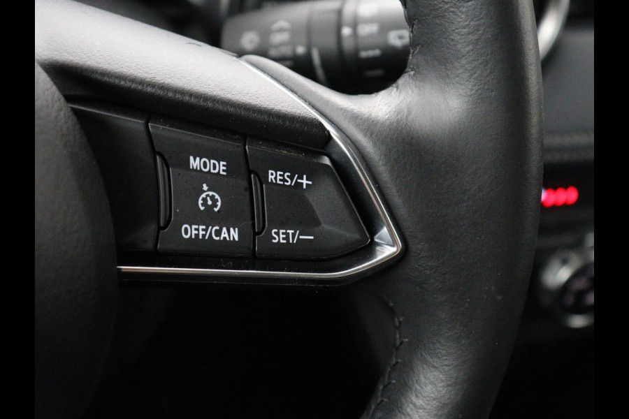 Mazda 2 1.5 Skyactiv-G Luxury | Stoel & stuurverwarming | Carplay | Parkeerhulp | Climate control | Side Assist | Cruise control | Bluetooth | 16'' velgen | DAB | Getint glas | Keyless start