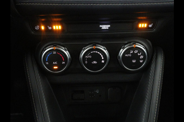 Mazda 2 1.5 Skyactiv-G Luxury | Stoel & stuurverwarming | Carplay | Parkeerhulp | Climate control | Side Assist | Cruise control | Bluetooth | 16'' velgen | DAB | Getint glas | Keyless start
