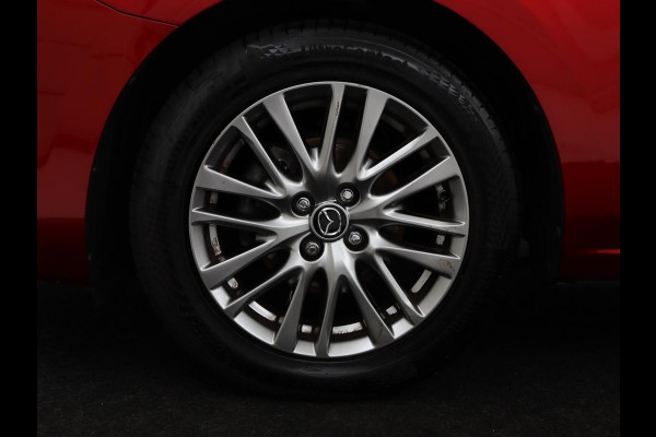 Mazda 2 1.5 Skyactiv-G Luxury | Stoel & stuurverwarming | Carplay | Parkeerhulp | Climate control | Side Assist | Cruise control | Bluetooth | 16'' velgen | DAB | Getint glas | Keyless start