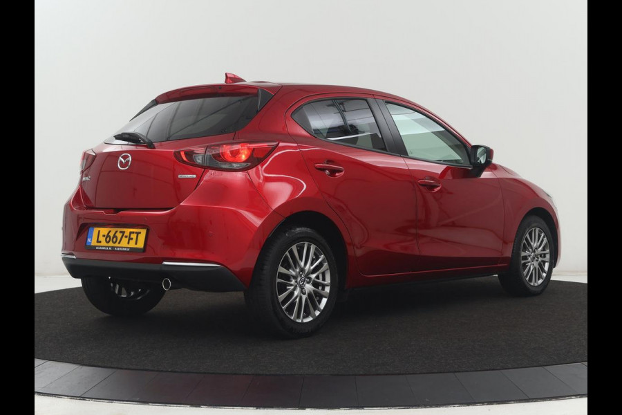 Mazda 2 1.5 Skyactiv-G Luxury | Stoel & stuurverwarming | Carplay | Parkeerhulp | Climate control | Side Assist | Cruise control | Bluetooth | 16'' velgen | DAB | Getint glas | Keyless start