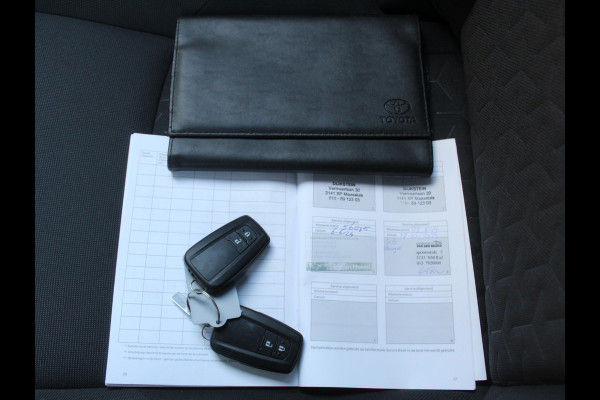 Toyota Corolla 1.8 Hybrid Business CARPLAY | CAMERA | CLIMATE | LMV16 | LED | DAB | ADAPCRUISE | ZWHEMEL