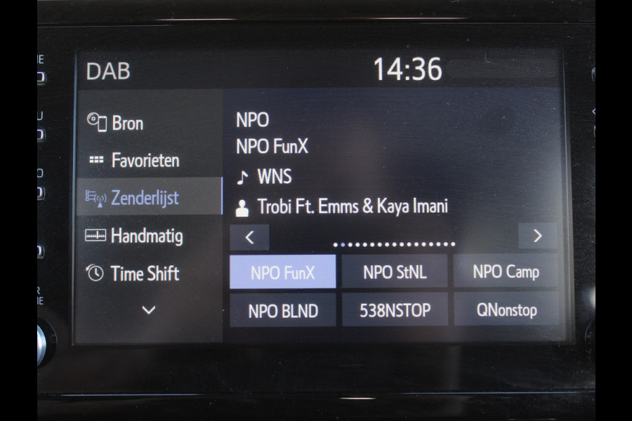 Toyota Corolla 1.8 Hybrid Business CARPLAY | CAMERA | CLIMATE | LMV16 | LED | DAB | ADAPCRUISE | ZWHEMEL
