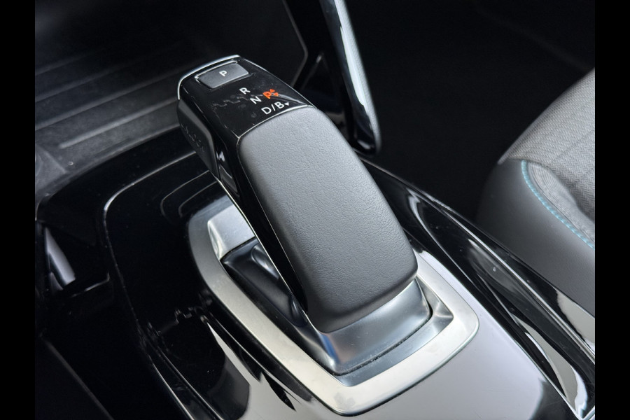 Peugeot e-2008 EV Allure Pack 50kWh SOH 95% 3-Fase 360°Camera 3D-Navi Apple Carplay Android Auto Ecc Cruise Control Pdc Keyless Privacy Glas Lmv Led DAB+ Bluetooth Lane Assist Isofix Rijstrooksensor Origineel Nederlandse Auto