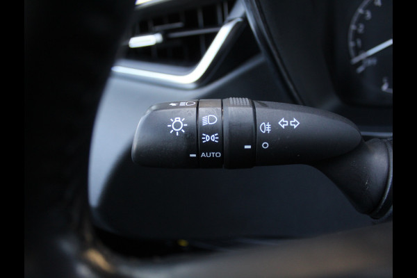 Toyota Corolla 1.8 Hybrid Business CARPLAY | CAMERA | CLIMATE | LMV16 | LED | DAB | ADAPCRUISE | ZWHEMEL
