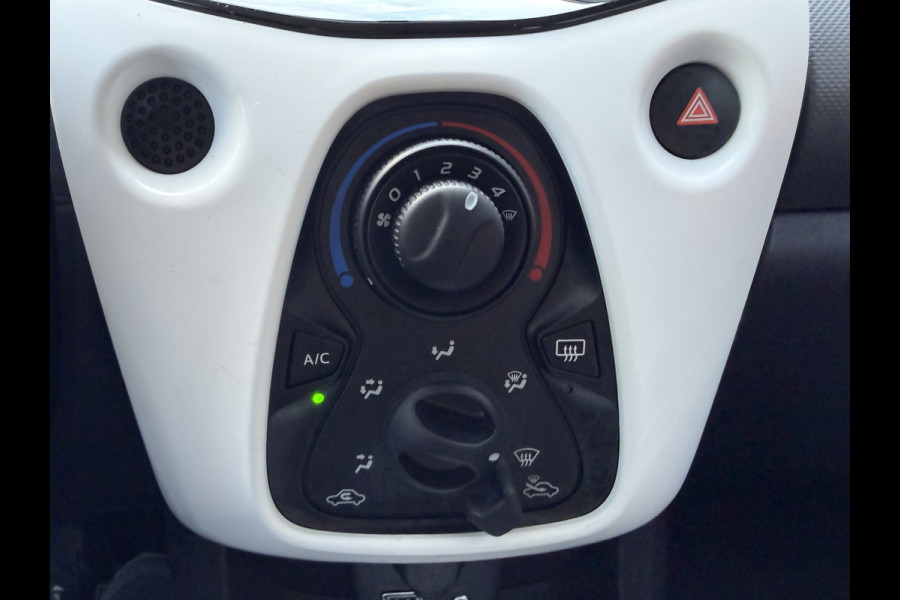 Citroën C1 1.0 VTi Feel (Camera - Navigatie via APP - Apple Carplay/Android Auto - Airco - DAB - Two TOne
