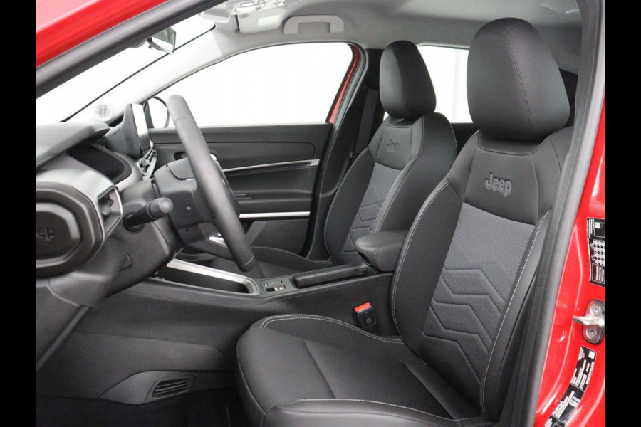 Jeep Avenger Avenger 54 kWh | SOH 94,2% | 3F | Navigatie | Carplay | Camera | Cruise control | Automaat | Elektrische laadklep | Stoelverwarming