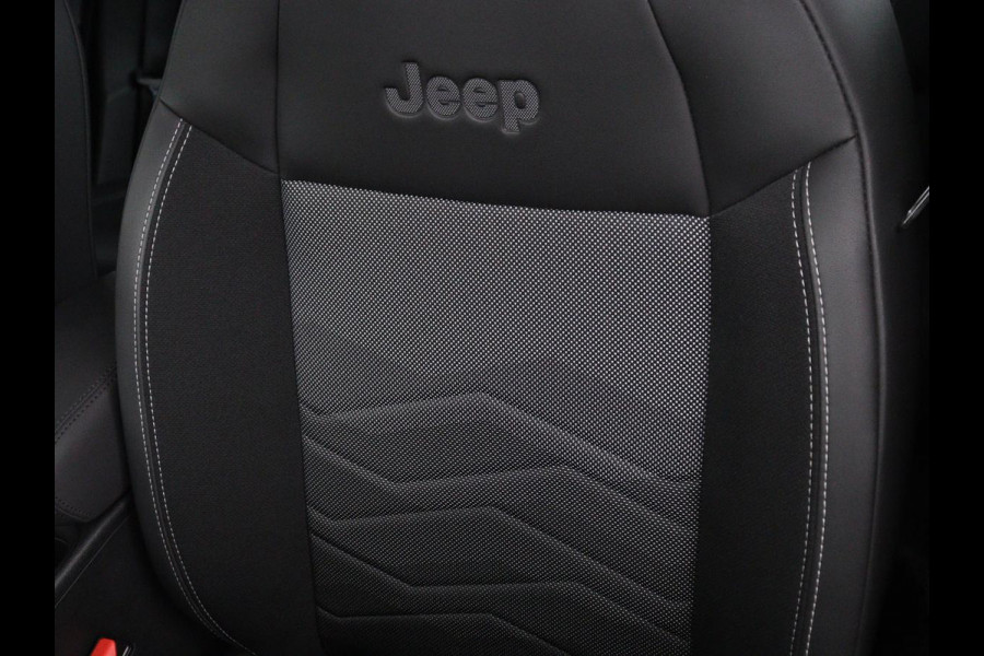 Jeep Avenger Avenger 54 kWh | SOH 94,2% | 3F | Navigatie | Carplay | Camera | Cruise control | Automaat | Elektrische laadklep | Stoelverwarming