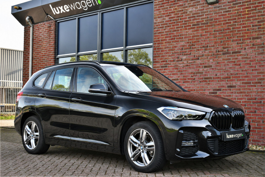 BMW X1 xDrive25e M-Sport Pano El-zetels Camera Carplay El-klep Shadowline