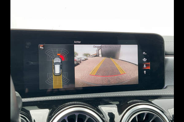 Mercedes-Benz CLA-Klasse Shooting Brake 200 Premium Plus AMG Pano Carplay Stoelverw Uitstraling!