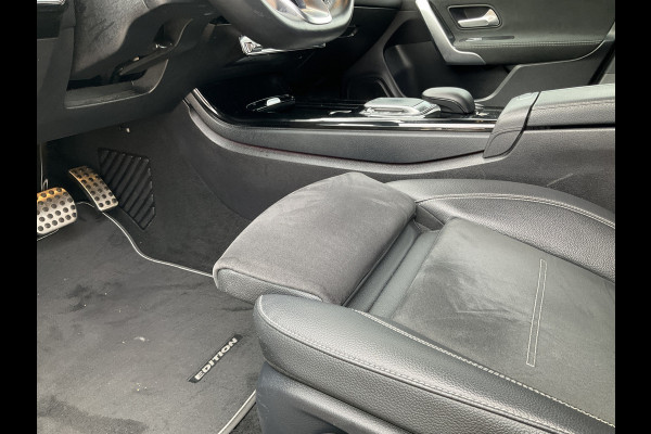 Mercedes-Benz CLA-Klasse Shooting Brake 200 Premium Plus AMG Pano Carplay Stoelverw Uitstraling!