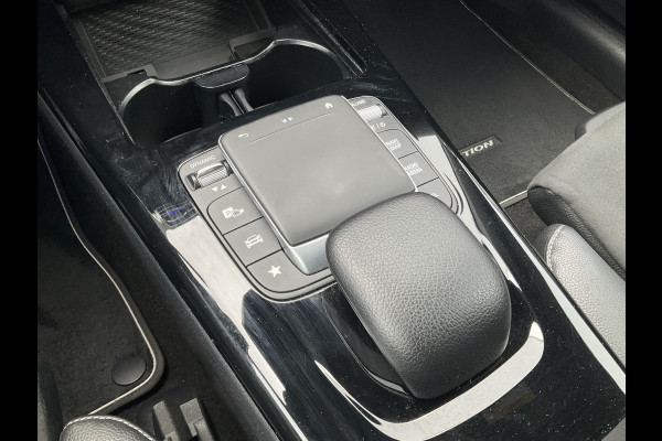 Mercedes-Benz CLA-Klasse Shooting Brake 200 Premium Plus AMG Pano Carplay Stoelverw Uitstraling!