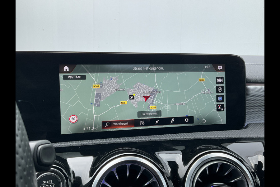 Mercedes-Benz CLA-Klasse Shooting Brake 200 Premium Plus AMG Pano Carplay Stoelverw Uitstraling!