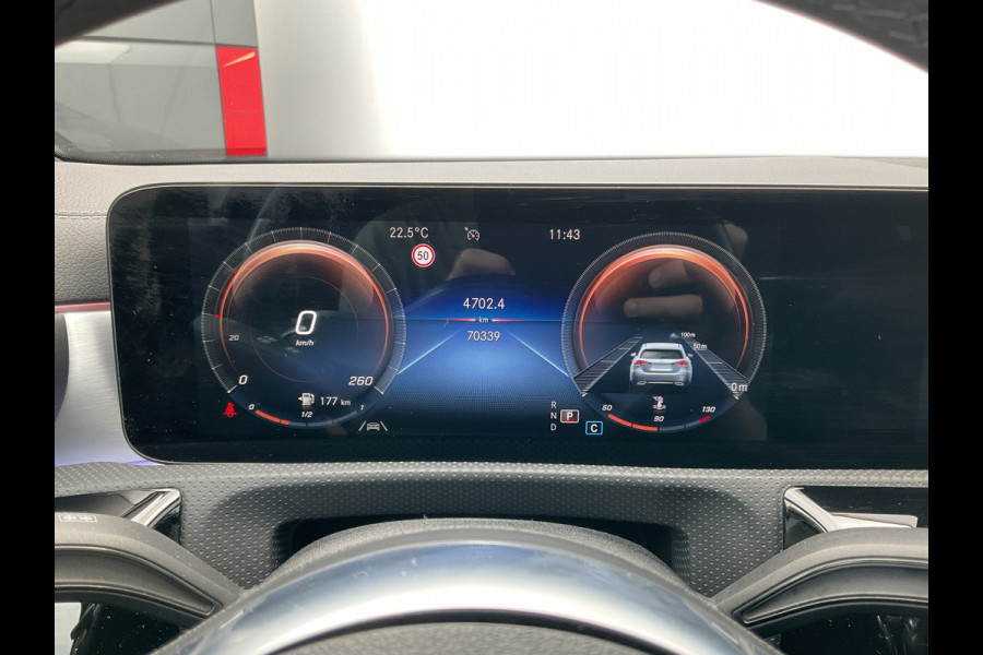 Mercedes-Benz CLA-Klasse Shooting Brake 200 Premium Plus AMG Pano Carplay Stoelverw Uitstraling!