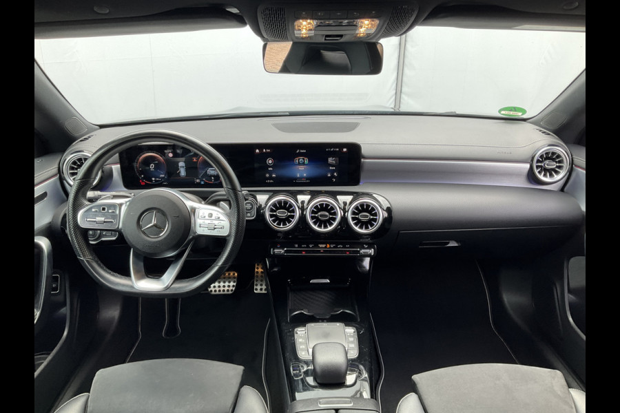 Mercedes-Benz CLA-Klasse Shooting Brake 200 Premium Plus AMG Pano Carplay Stoelverw Uitstraling!
