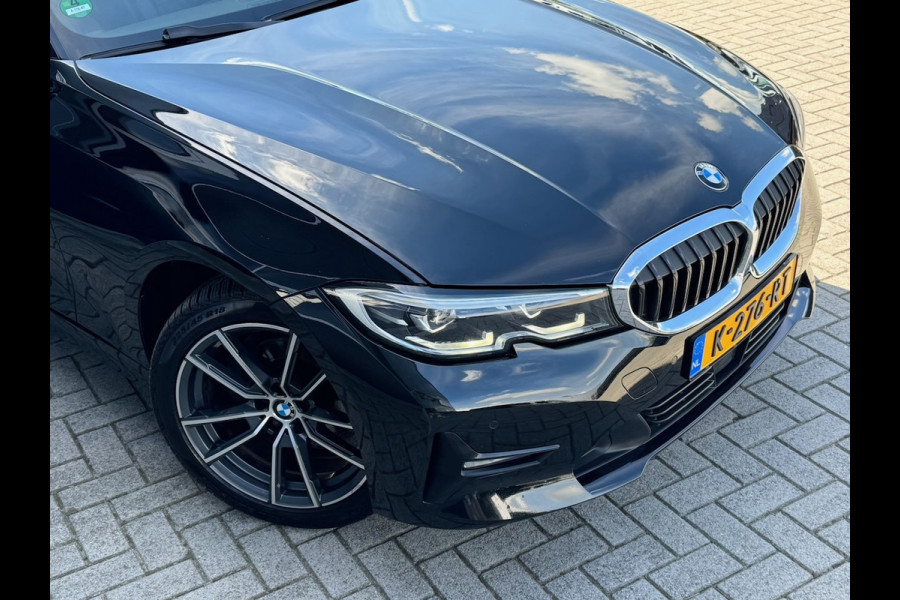 BMW 3 Serie Touring 318d High Executive | Navi Prof | HK Audio | 18 inch | Leder | LED | Stoelverw. | CarPlay | 3-zone Clima | PDC