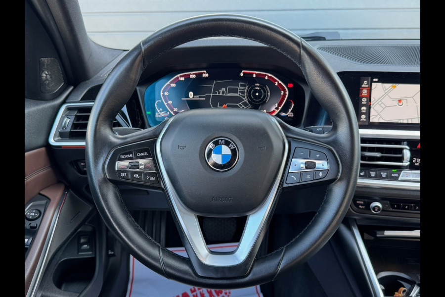 BMW 3 Serie Touring 318d High Executive | Navi Prof | HK Audio | 18 inch | Leder | LED | Stoelverw. | CarPlay | 3-zone Clima | PDC