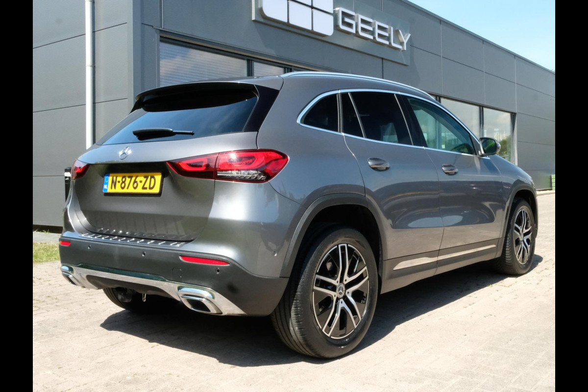 Mercedes-Benz GLA 200 Business Solution 163 PK | Trekhaak Afneembaar | All-Season Banden | Stoelverwarming | Navigatie | LMV 19''