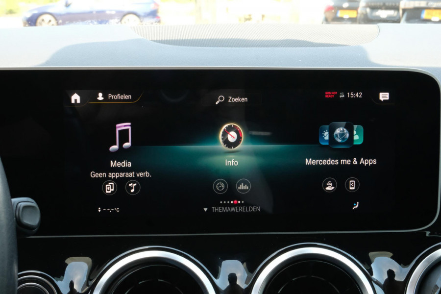 Mercedes-Benz GLA 200 Business Solution 163 PK | Trekhaak Afneembaar | All-Season Banden | Stoelverwarming | Navigatie | LMV 19''