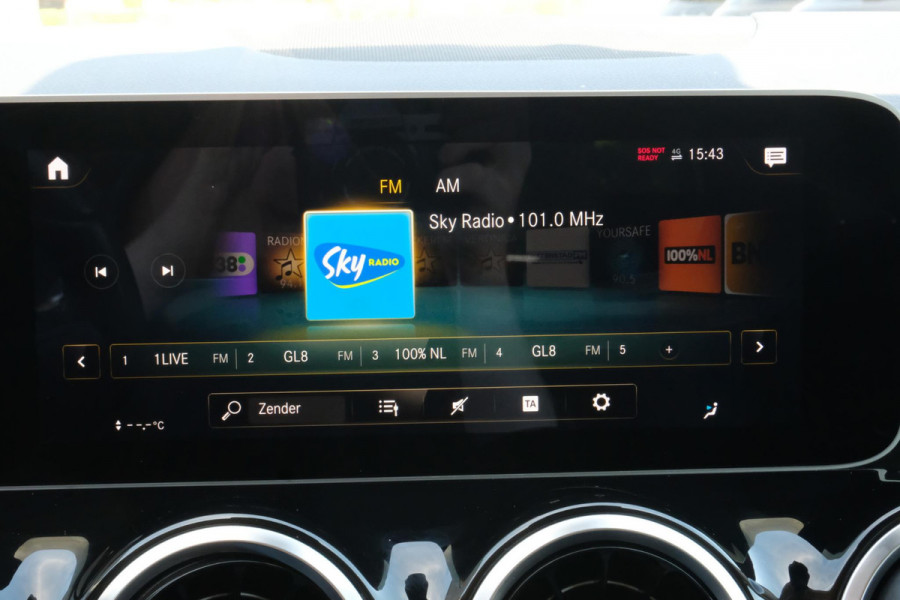 Mercedes-Benz GLA 200 Business Solution 163 PK | Trekhaak Afneembaar | All-Season Banden | Stoelverwarming | Navigatie | LMV 19''