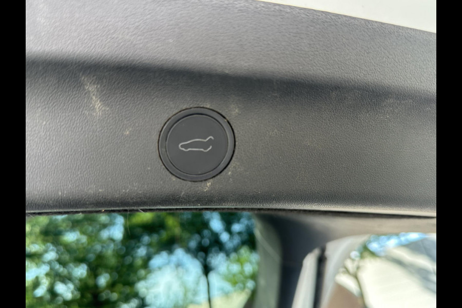 Tesla Model Y Long Range Dual AWD VAN: 39.900,- VOOR: 36.770,- UW WKVOORDEEL: 3.130,- | SOH 95% | AFNEEMBARE TREKHAAK|  RIJKLAAR GELEVERD | 12 MND BOVAG GARANTIE | TESLA GARANTIE ACCU + AANDRIJFLIJN T/M 08-2031/ 192.000KM|