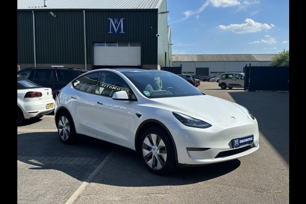 Tesla Model Y Long Range Dual AWD VAN: 39.900,- VOOR: 36.770,- UW WKVOORDEEL: 3.130,- | SOH 95% | AFNEEMBARE TREKHAAK|  RIJKLAAR GELEVERD | 12 MND BOVAG GARANTIE | TESLA GARANTIE ACCU + AANDRIJFLIJN T/M 08-2031/ 192.000KM|