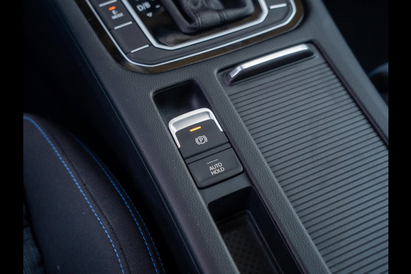 Volkswagen Passat Variant GTE 1.4 TSI eHybrid 218pk PHEV Business / Massage / Trekhaak / ACC