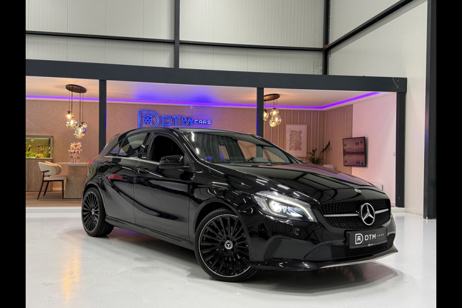Mercedes-Benz A-Klasse 180 Business Solution AMG Aut.|19 Inch Camera Cruise Control led koplampen Navigatie Carplay & Android Auto
