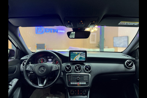 Mercedes-Benz A-Klasse 180 Business Solution AMG Aut.|19 Inch Camera Cruise Control led koplampen Navigatie Carplay & Android Auto