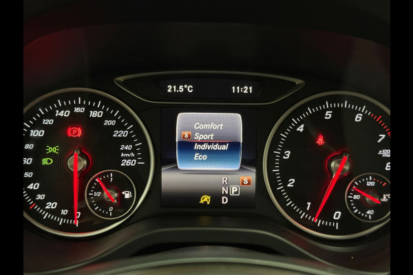 Mercedes-Benz A-Klasse 180 Business Solution AMG Aut.|19 Inch Camera Cruise Control led koplampen Navigatie Carplay & Android Auto