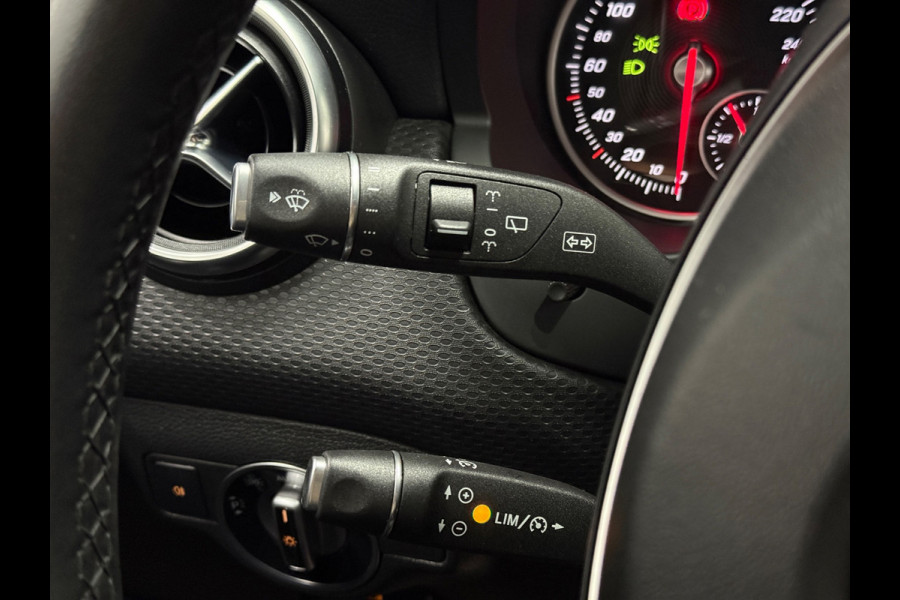 Mercedes-Benz A-Klasse 180 Business Solution AMG Aut.|19 Inch Camera Cruise Control led koplampen Navigatie Carplay & Android Auto
