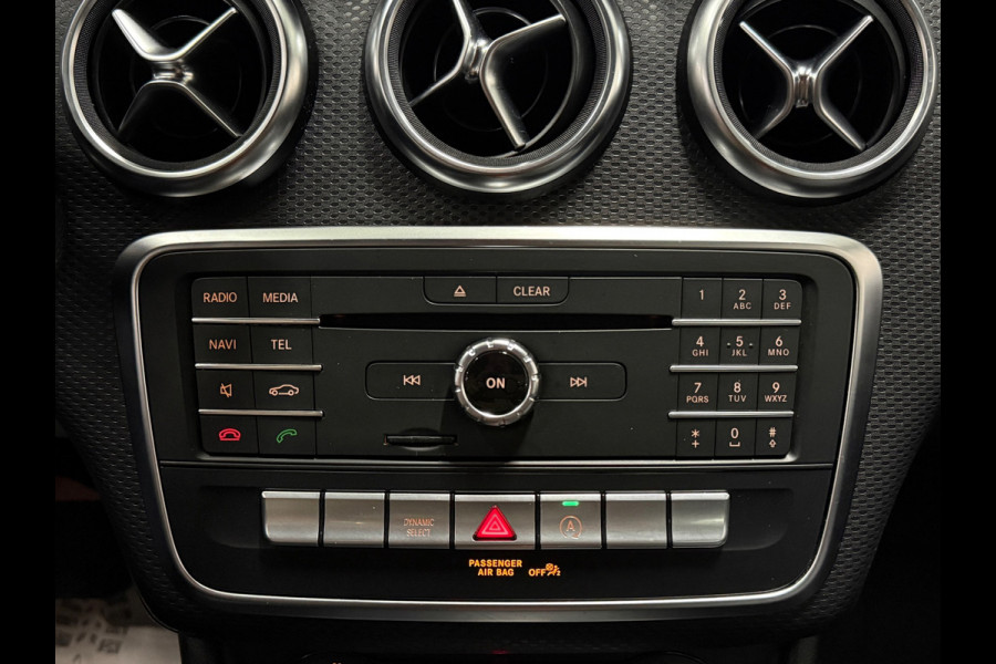 Mercedes-Benz A-Klasse 180 Business Solution AMG Aut.|19 Inch Camera Cruise Control led koplampen Navigatie Carplay & Android Auto