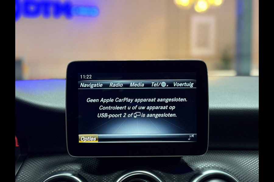 Mercedes-Benz A-Klasse 180 Business Solution AMG Aut.|19 Inch Camera Cruise Control led koplampen Navigatie Carplay & Android Auto