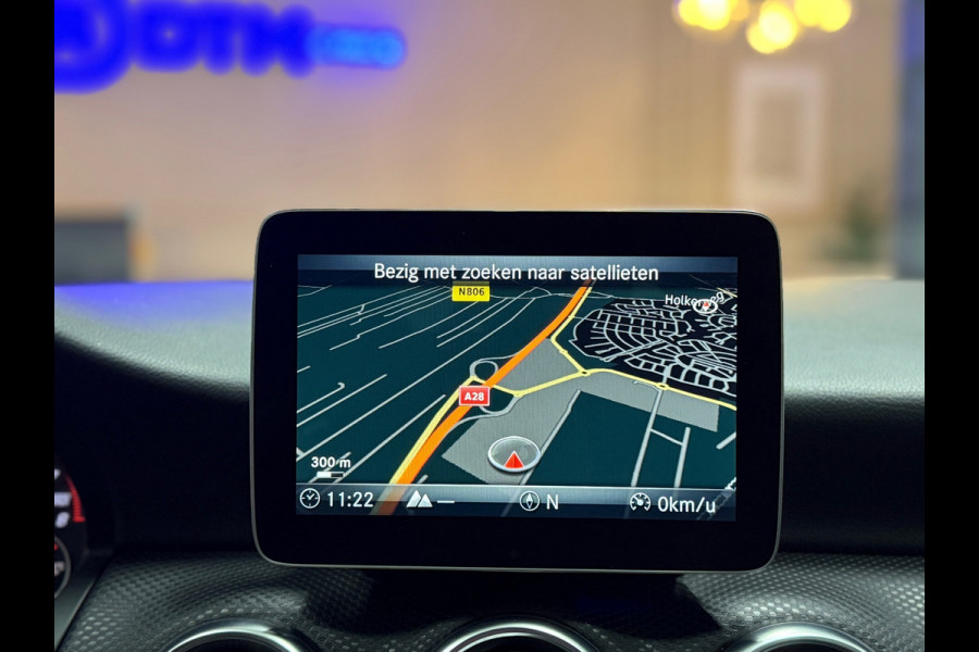 Mercedes-Benz A-Klasse 180 Business Solution AMG Aut.|19 Inch Camera Cruise Control led koplampen Navigatie Carplay & Android Auto