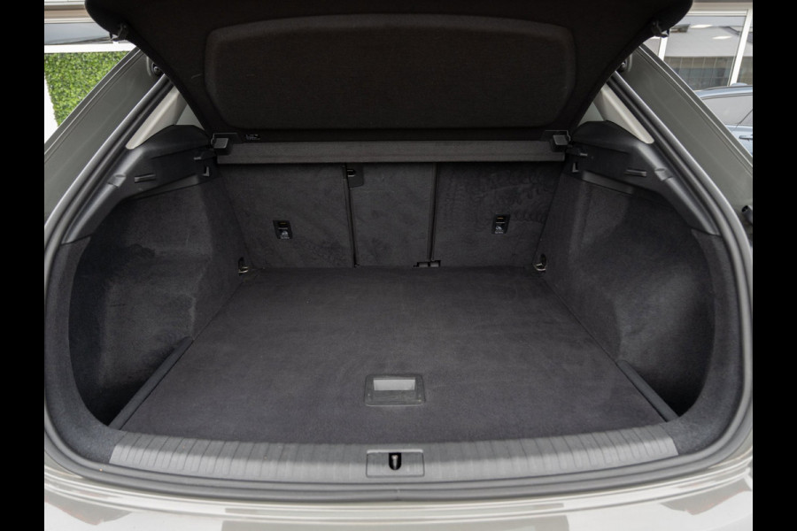 Audi Q3 35 TFSI S Line Pro Line | Pano | Camera | 20'' |