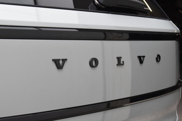 Volvo EX30 272PK Single Motor Extended Range Ultra 69kWh / Extra getint glas / Climate Pack / Panoramadak / 360 Camera / Elektrisch verstelbare stoelen / 20" Lichtmetalen velgen