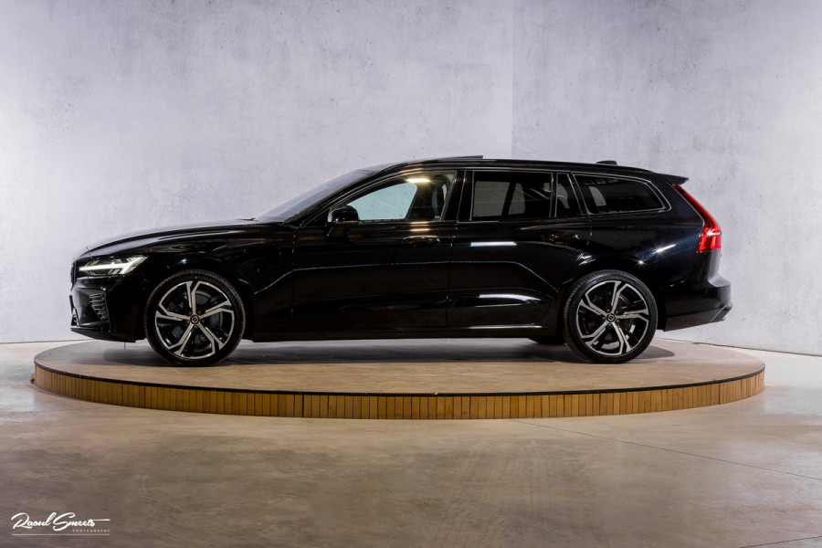 Volvo V60 2.0 T8 Plug-in hybrid AWD Ultimate Dark Long Range | Panorama dak | Harman Kardon | Adaptieve cruise | Blis | Memory |