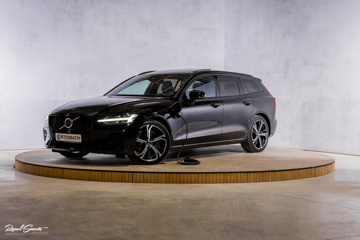 Volvo V60 2.0 T8 Plug-in hybrid AWD Ultimate Dark Long Range | Panorama dak | Harman Kardon | Adaptieve cruise | Blis | Memory |