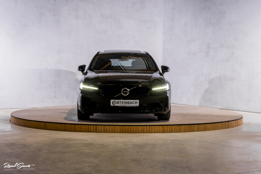 Volvo V60 2.0 T8 Plug-in hybrid AWD Ultimate Dark Long Range | Panorama dak | Harman Kardon | Adaptieve cruise | Blis | Memory |