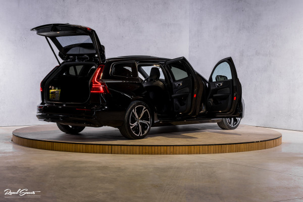 Volvo V60 2.0 T8 Plug-in hybrid AWD Ultimate Dark Long Range | Panorama dak | Harman Kardon | Adaptieve cruise | Blis | Memory |