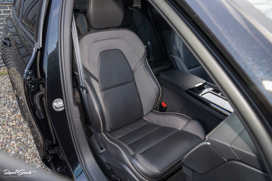Volvo V60 2.0 T8 Plug-in hybrid AWD Ultimate Dark Long Range | Panorama dak | Harman Kardon | Adaptieve cruise | Blis | Memory |