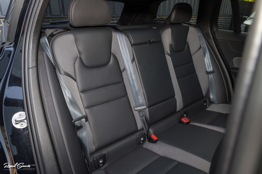 Volvo V60 2.0 T8 Plug-in hybrid AWD Ultimate Dark Long Range | Panorama dak | Harman Kardon | Adaptieve cruise | Blis | Memory |