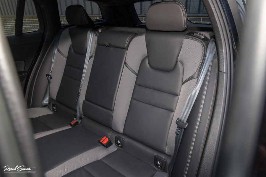 Volvo V60 2.0 T8 Plug-in hybrid AWD Ultimate Dark Long Range | Panorama dak | Harman Kardon | Adaptieve cruise | Blis | Memory |